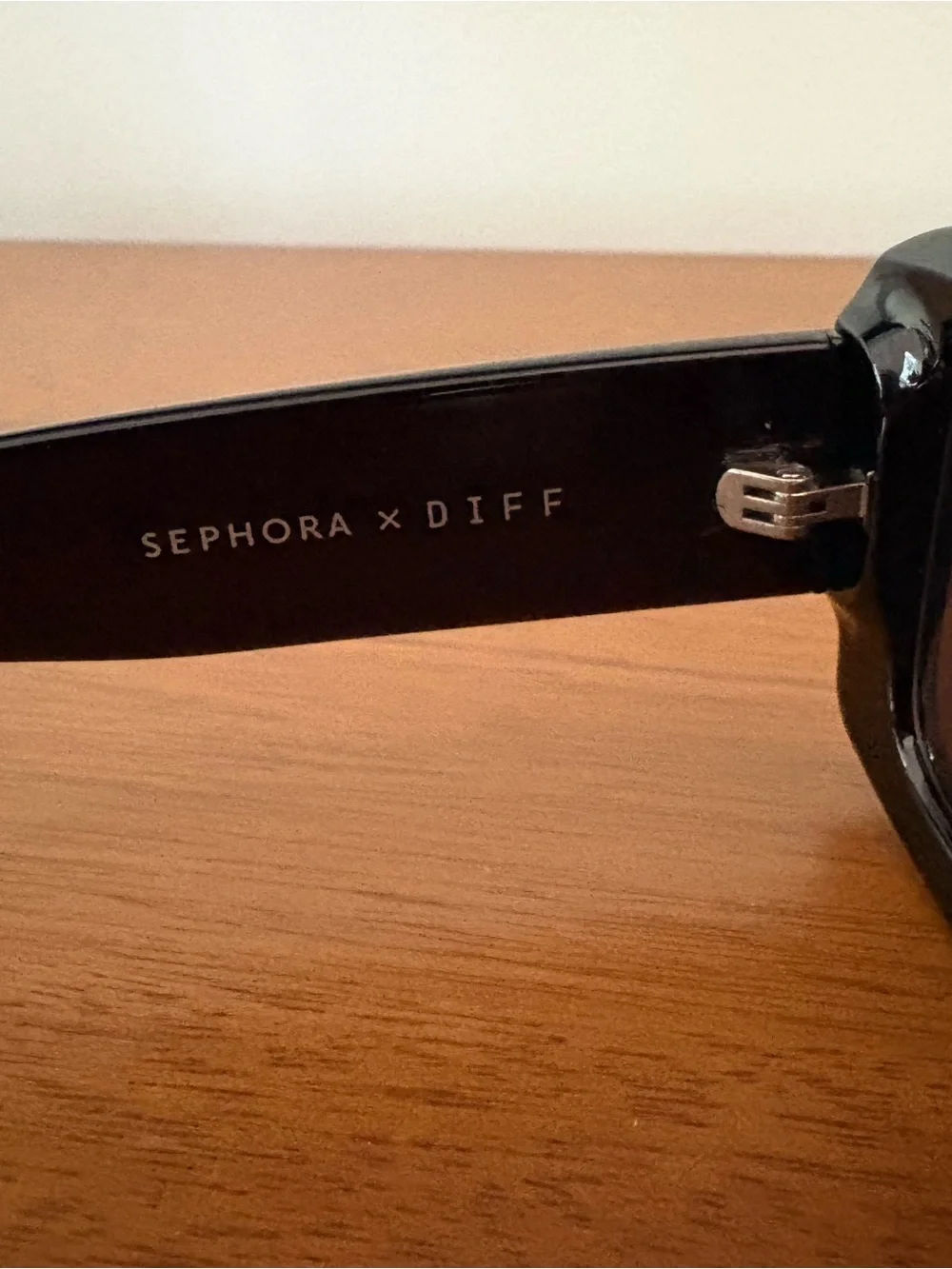 Sephora x Diff Collab Limited Edition Women’s Black Rectangular Sunglasses